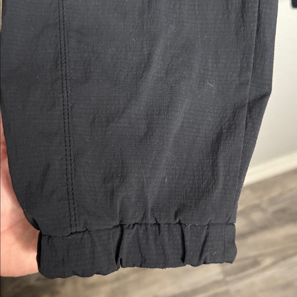 Athleta Trekkie Jogger 2.0 Pants Black Ripstop Nylon Athletic Hiking Cinch Sz - Picture 4 of 8